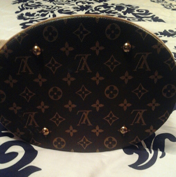 Authentic LV - Picture 2 of 4