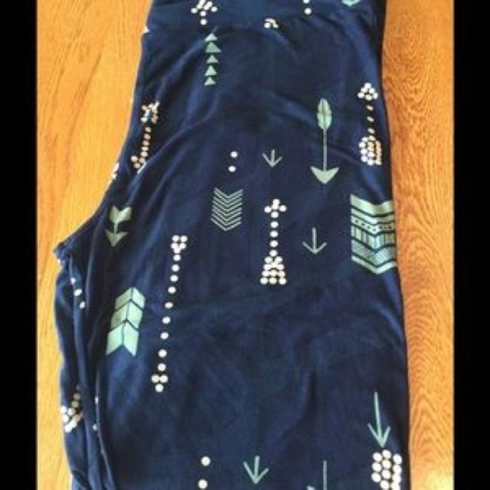 NWOT TC Lularoe Leggings