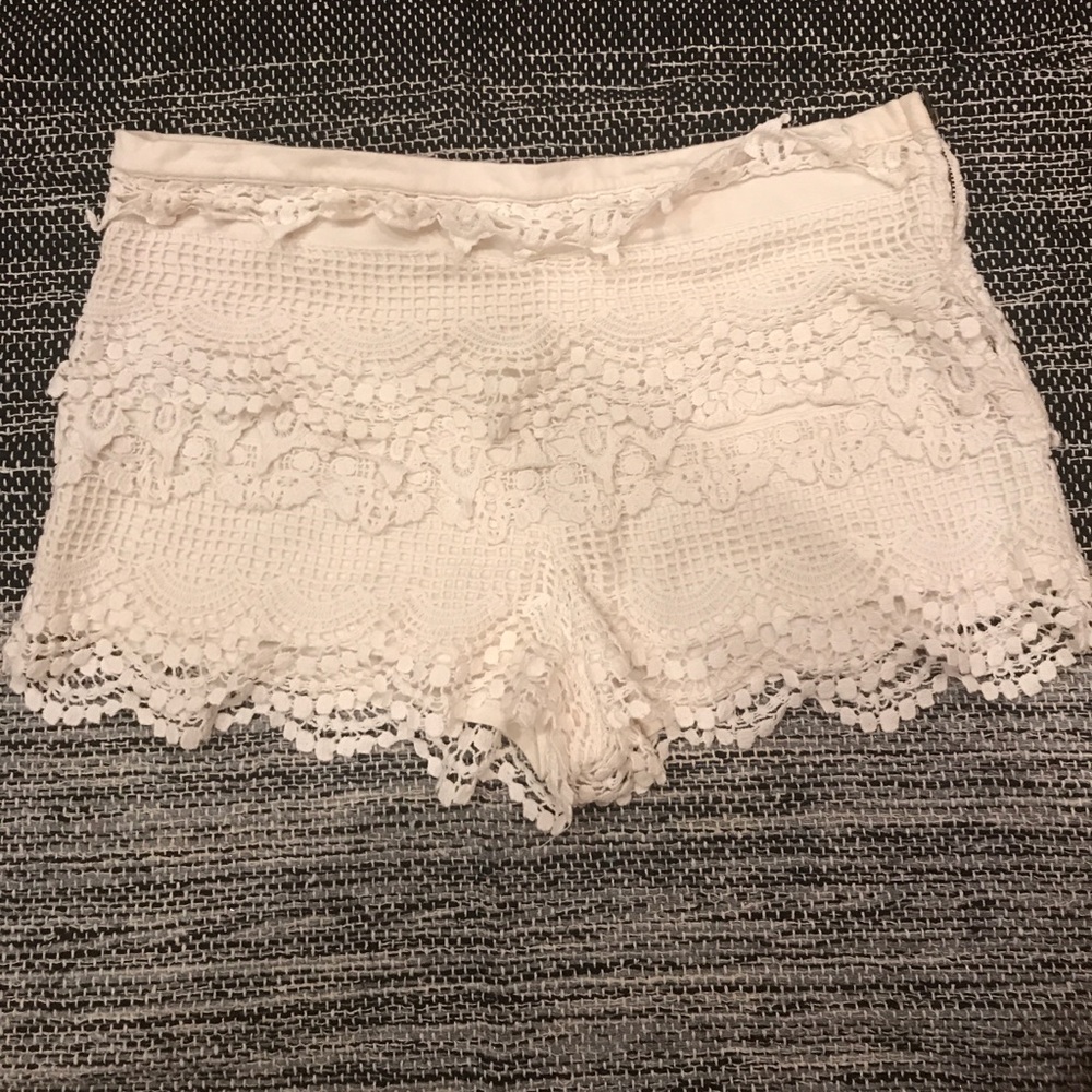 ♦️Final Sale♦️UO Lace Short