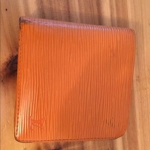 Authentic Louis Vuitton men's Bifold Epi Wallet