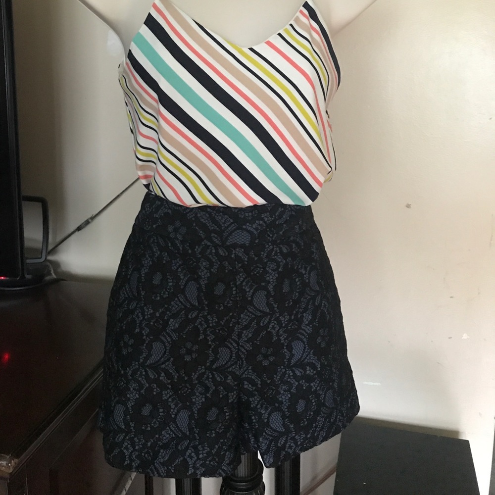 Express Lace Short