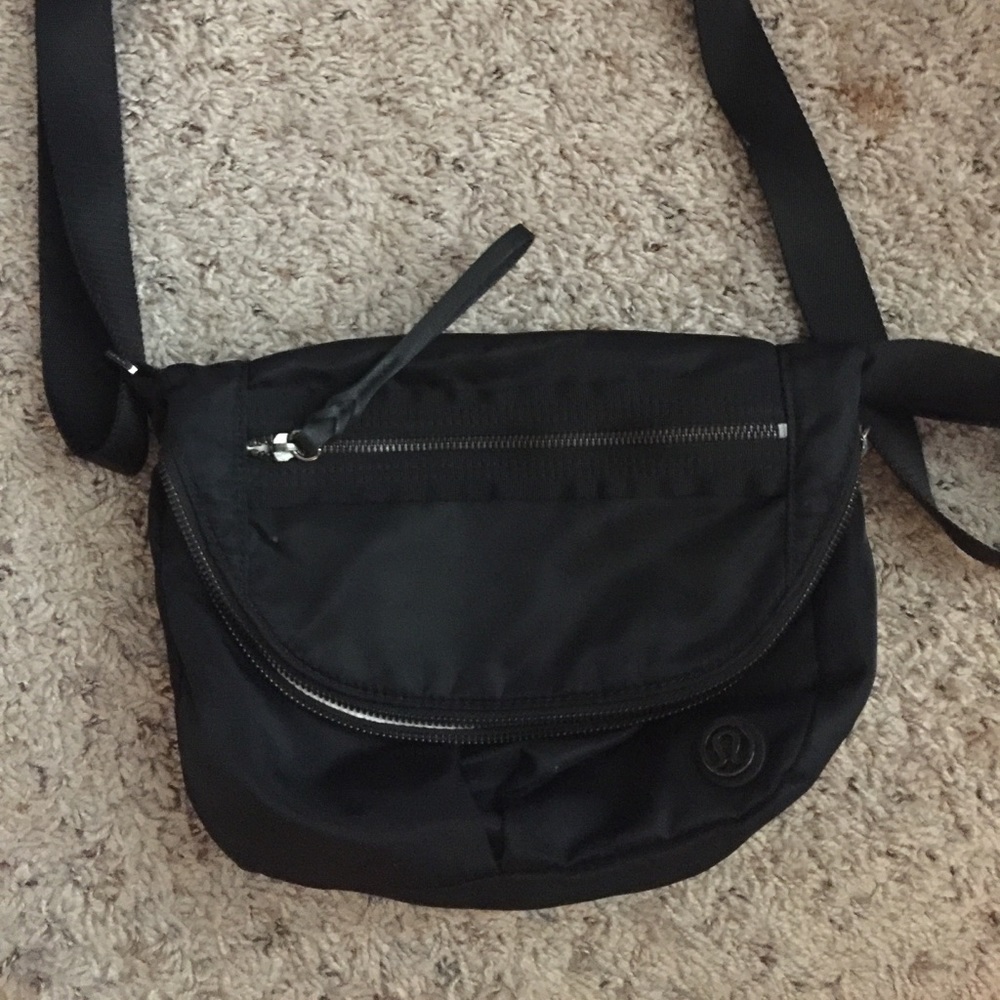 Lululemon cross body purse