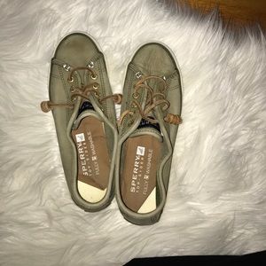 Olive sperry s size 6