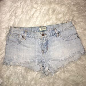 🍾Abercrombie & Fitch Size 2 Cut Off Denim Shorts