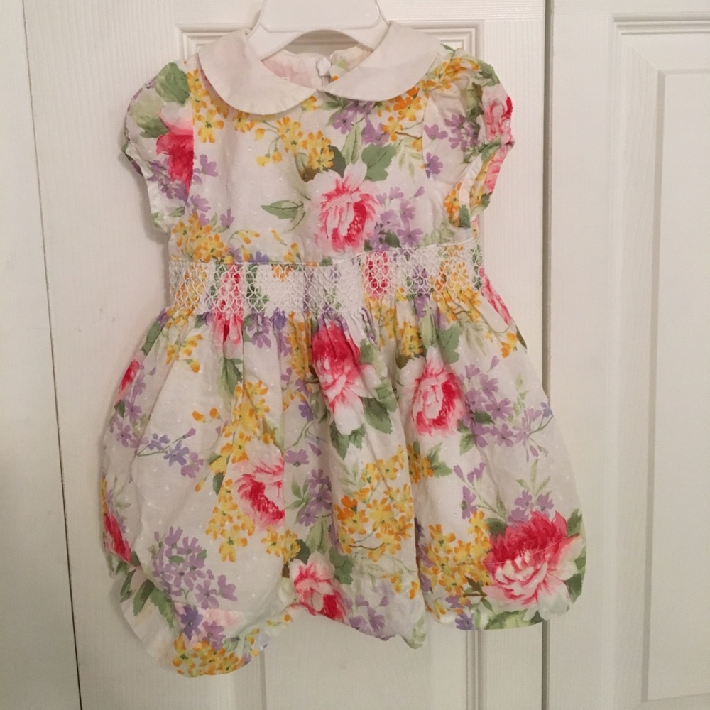 Beautiful smocked baby gap floral dress