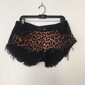 One teaspoon shorts size M