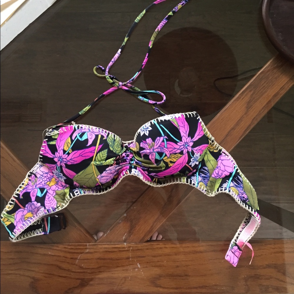 Victoria Secret swimsuit top! 32A