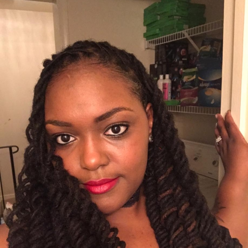 Meet your Posher, Latoya