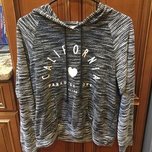 Tillys hoodie sweatshirt