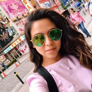 Meet your Posher, Daniela