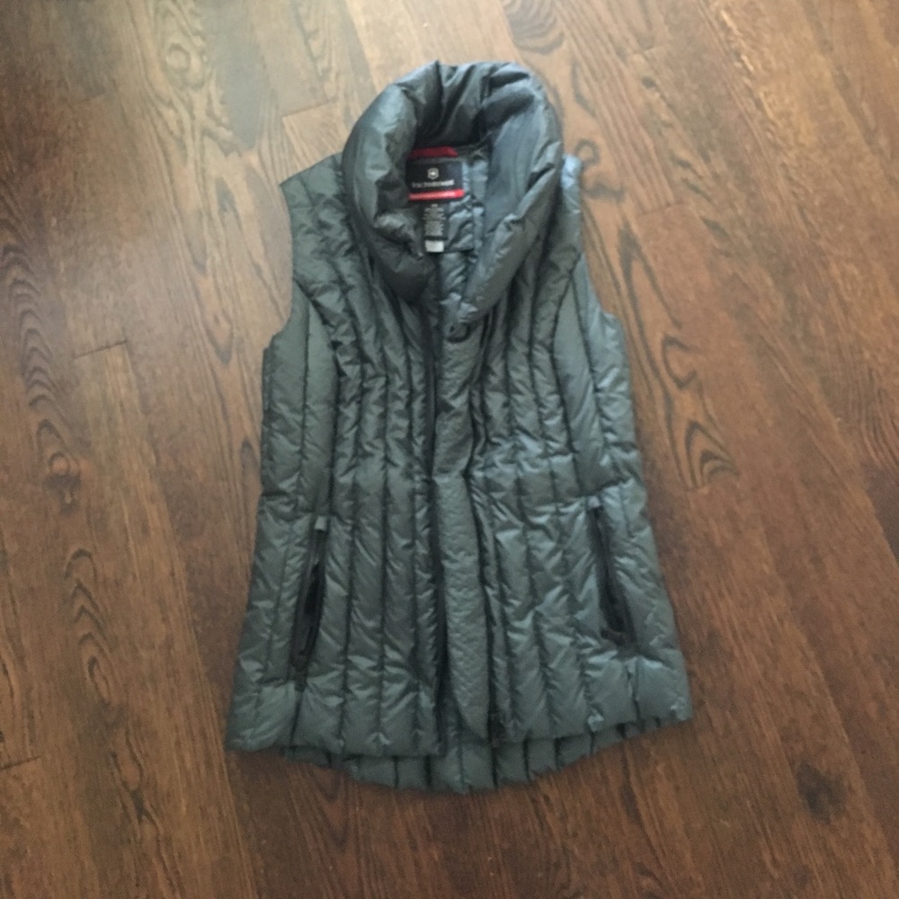 Swiss army victorinox vest