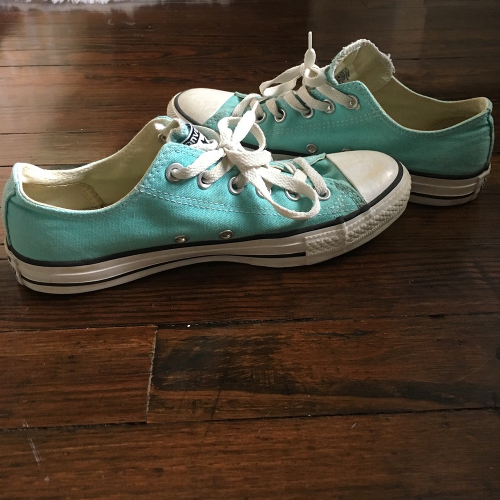 Turquoise low top converse