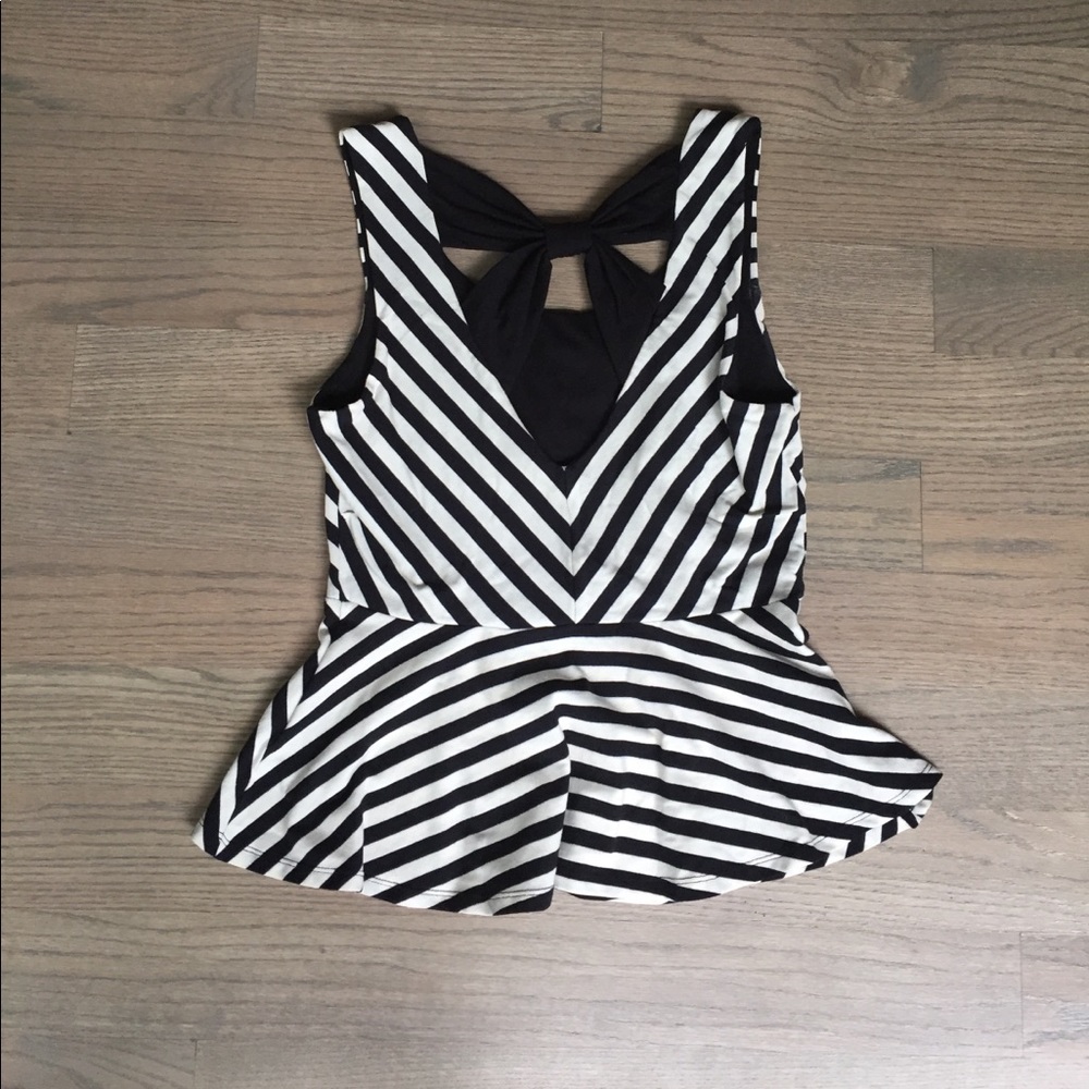 Top - Picture 2 of 2