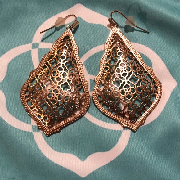 Kendra Scott Rose gold Adairs - Picture 1 of 1
