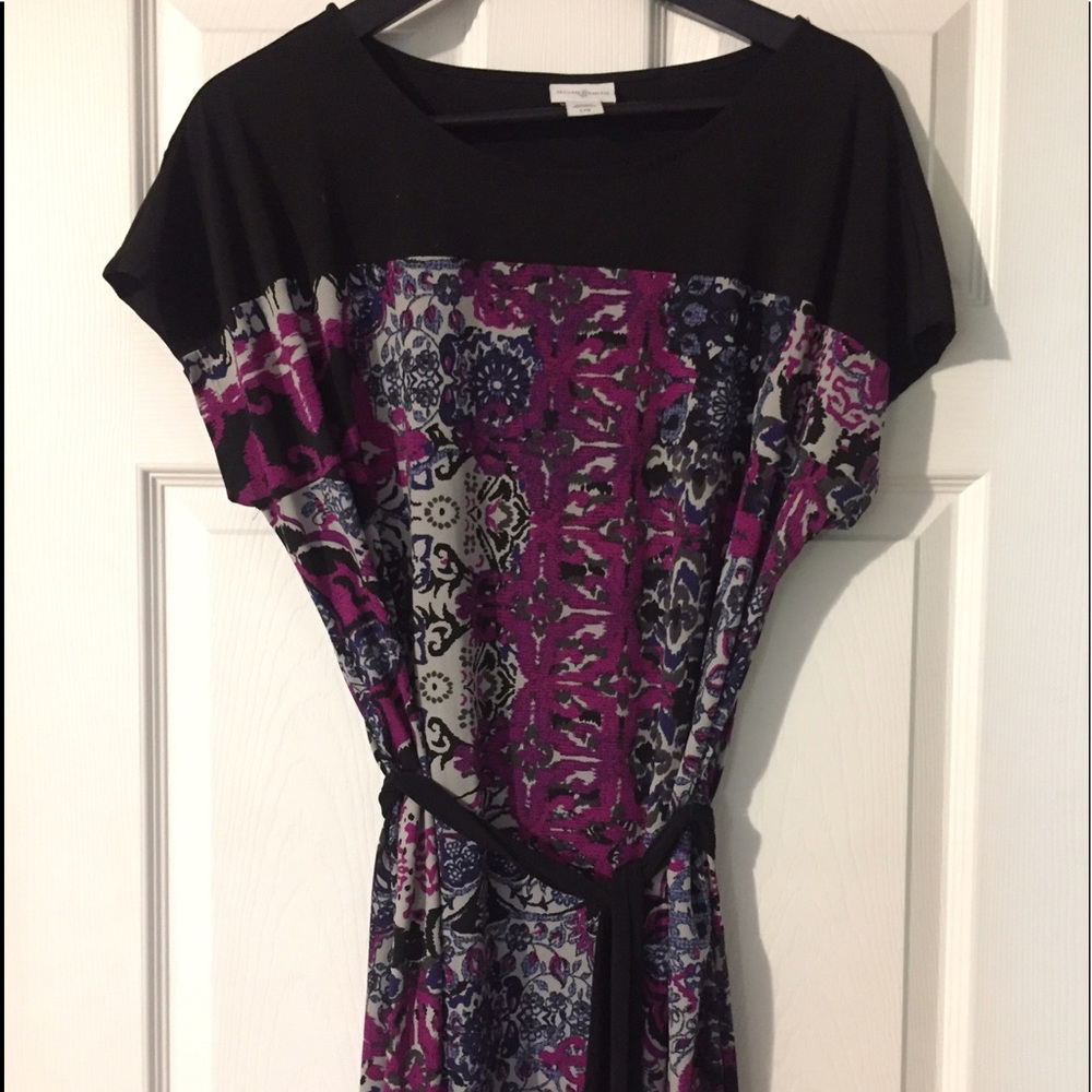 Jaclyn Smith black and floral shirt L