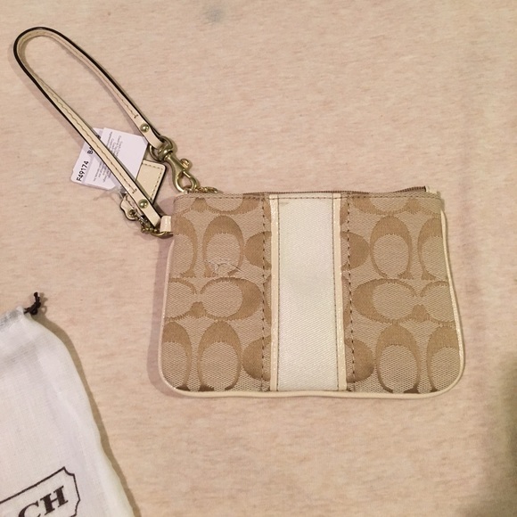 Coach wristlet - Picture 2 of 4