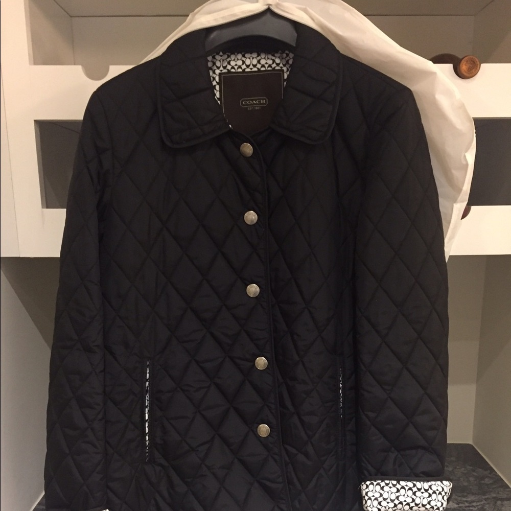 Black coach coat Barely worn (maybe once or twice)