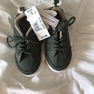 Green Canvas Jungle Coast Sneakers - size 7