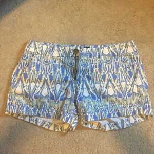 American Eagle midi patterned shorts