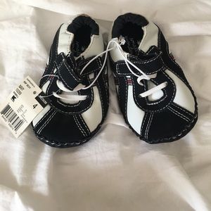 Infant Boy Crib Shoes - size 4