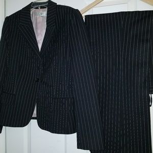 Tahari by Arnold S Levine Ladies Size 10 Pantsuit