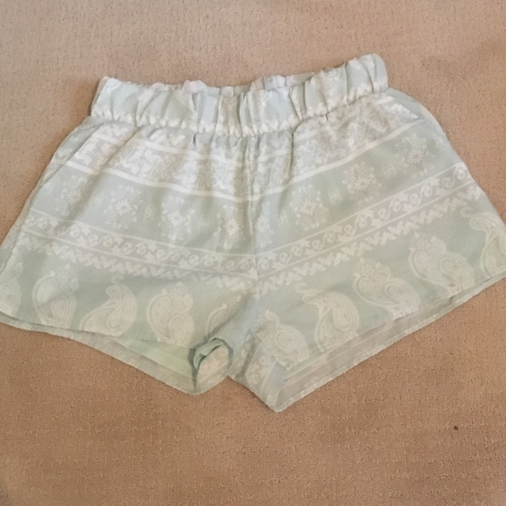 Francesca's Seafoam Green elastic waisted shorts