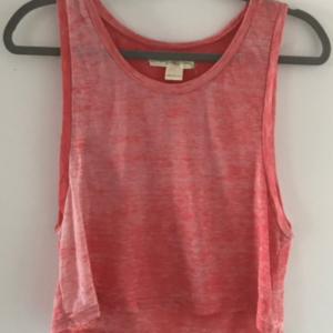 cropped hi-lo tank