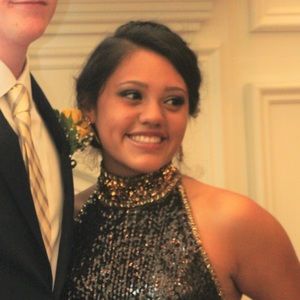 Meet your Posher, Yulemi