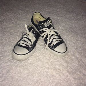 All star converse black low tops