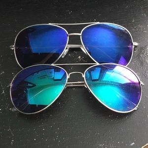 Aviator style sunglasses