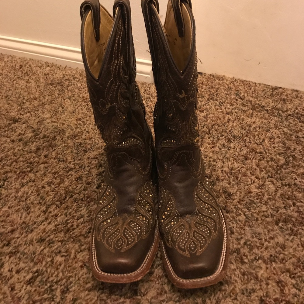 Corral boots size 6 1/2