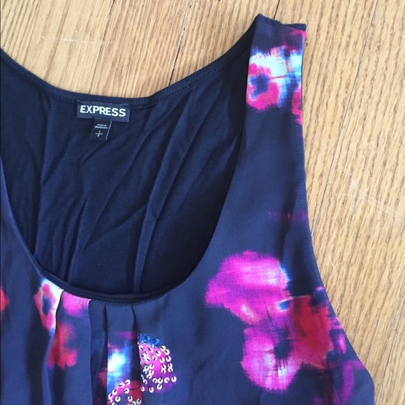 Express Tops - Pretty sequin floral tank. 🌺