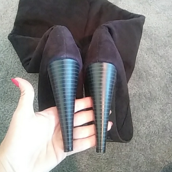 *SALE* - EUC - Over the Knee Boots - Picture 4 of 4