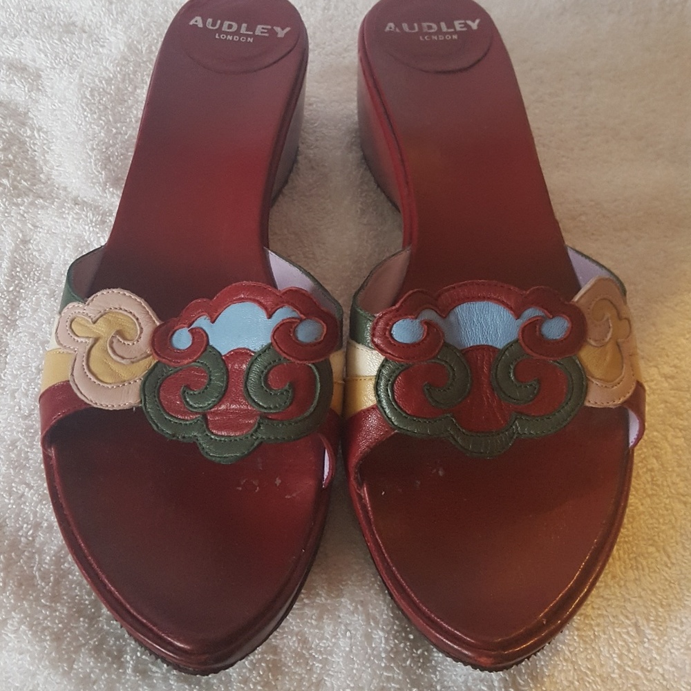 Authentic pristine Audley of London platform sanda