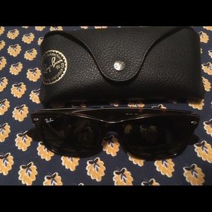 Ray Ban New Wayfarer Sunglasses Tortoiseshell VGUC