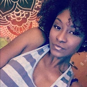 Meet your Posher, Khaila