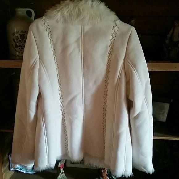 Coat - Picture 2 of 5