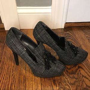 Vera Wang Black & Grey Bootie Pumps SZ 7.5!