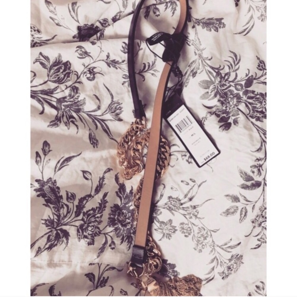 BCBG Max Azria Belt 💗
