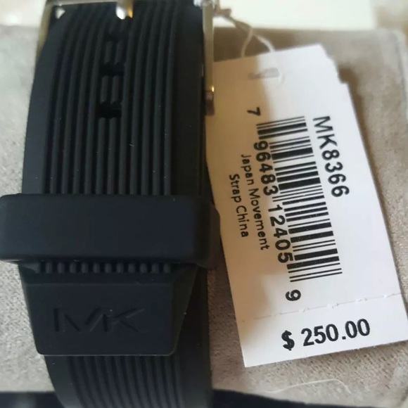 NWT Michael Kors Men's Gold/Black Silicone Watch - Picture 2 of 4