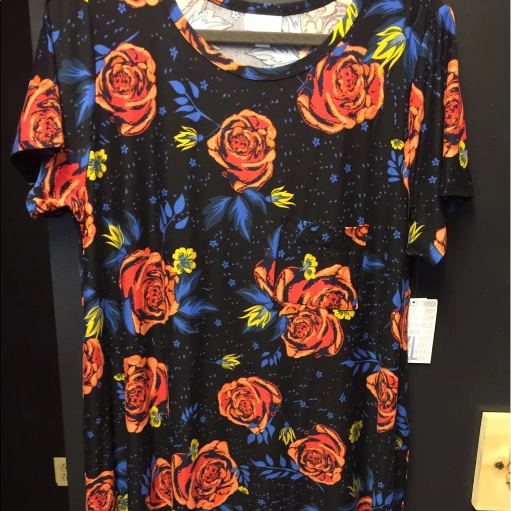 Reserved for @lchaimcanine Lularoe 2XL Roses Carly