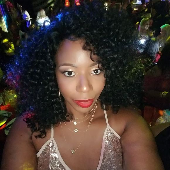 Meet your Posher, Stephanie - Picture 1 of 1