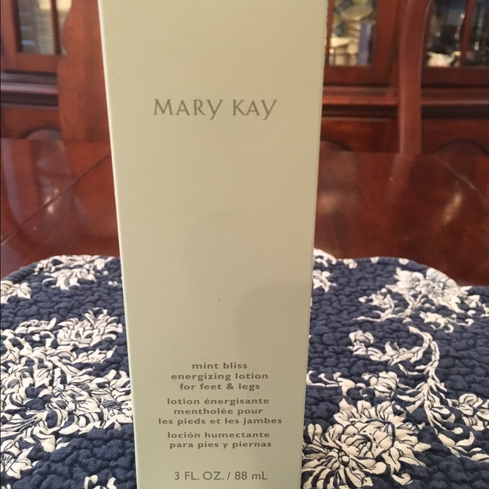 New Mary Kay Mint Bliss lotion feels refreshing!