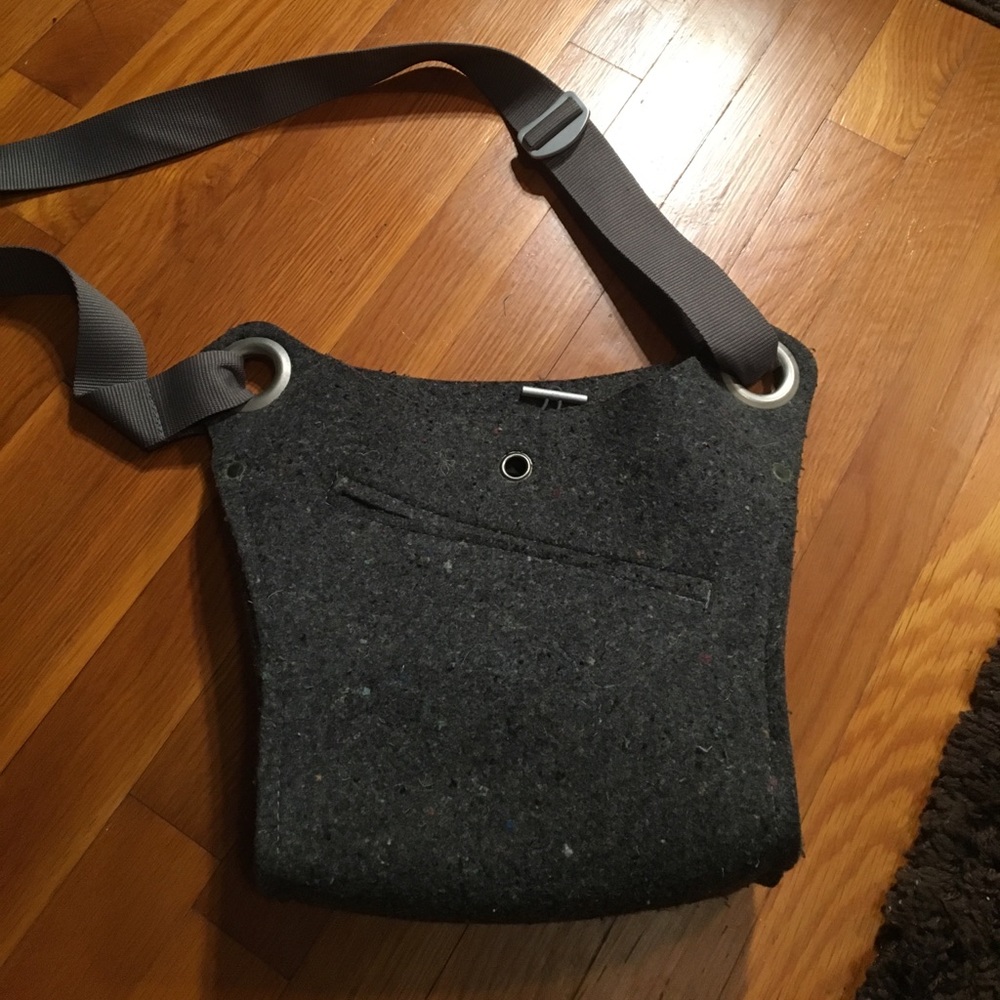 Ibex crossbody felt wool bag