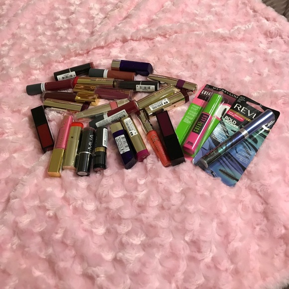 Lipstick 💄 - Picture 2 of 2