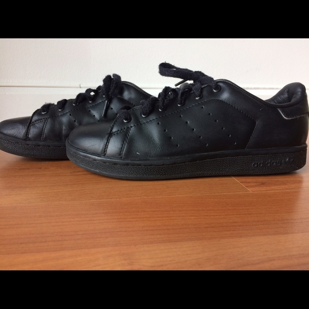 Black low top Adidas