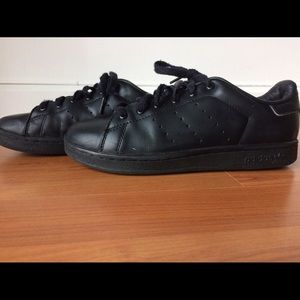 Black low top Adidas