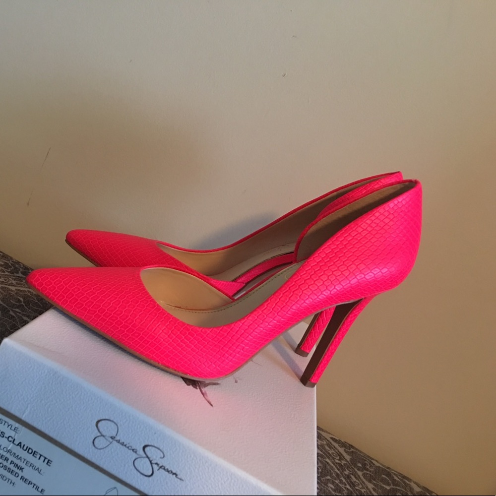 Gorgeous Jessica Simpson "Claudette" pumps