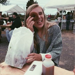 Meet your Posher, Rebecca