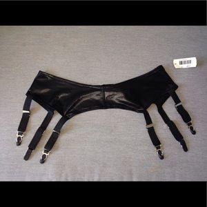 Escarté Garter Belt NWT